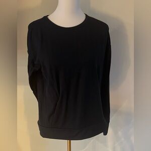 Athleta Kangaroo Pouch Long Sleeve Nylon Top-Woman’s Small